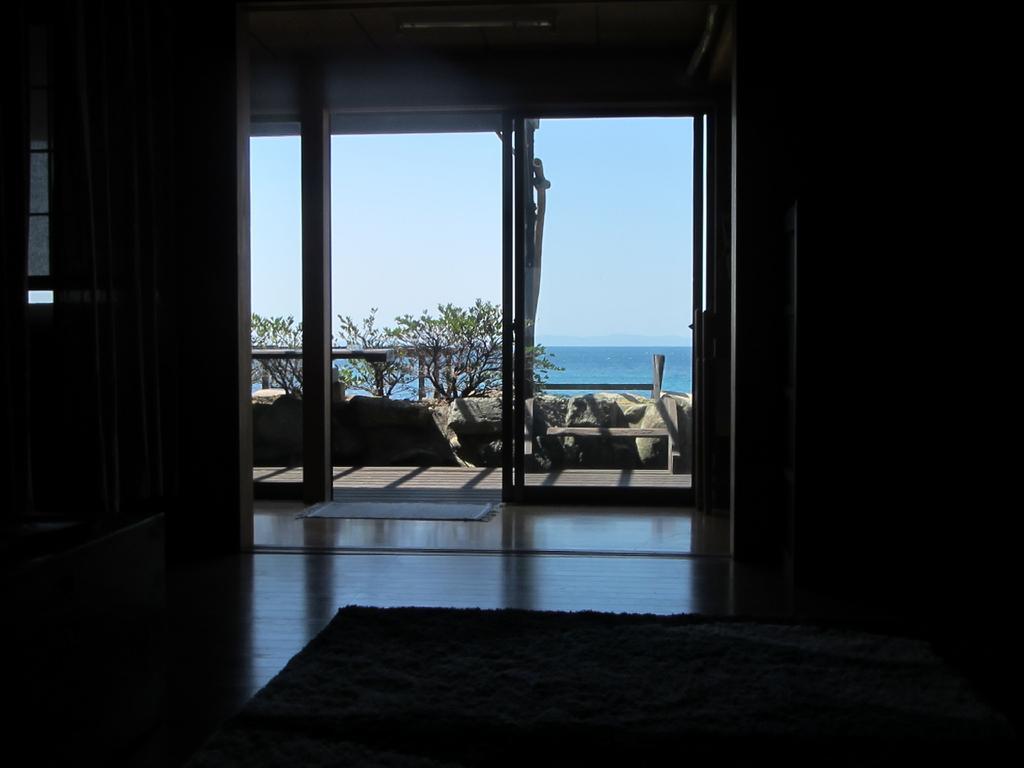 Amakusa West Coast Backpackers Fu-Raibou Hostel Exterior photo